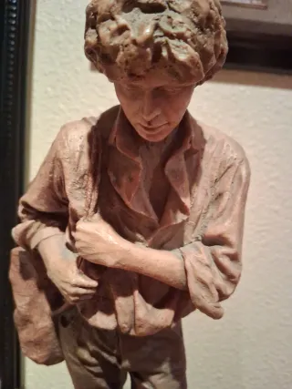 Figura Pasos Solitarios de Josep Bofill