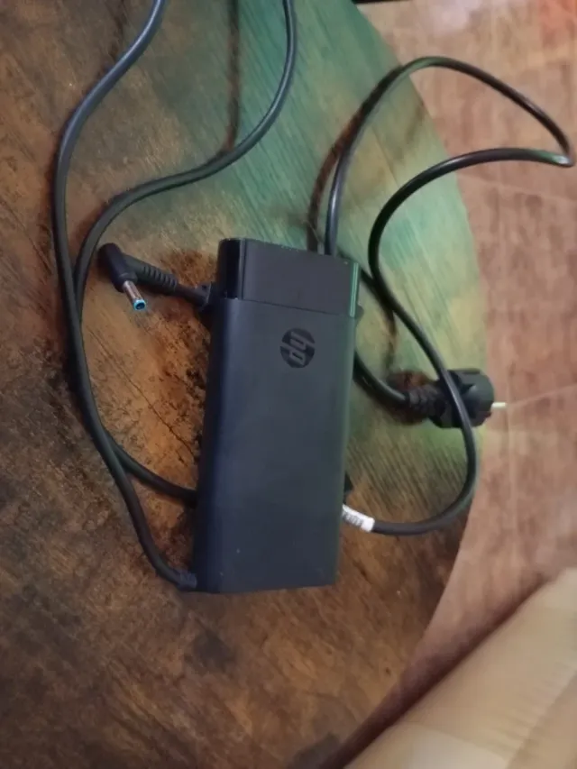 Cargador HP 135W 19.5V 6.9A Azul