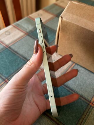 iPhone 12 64GB Verde + 7 Fundas + Protector