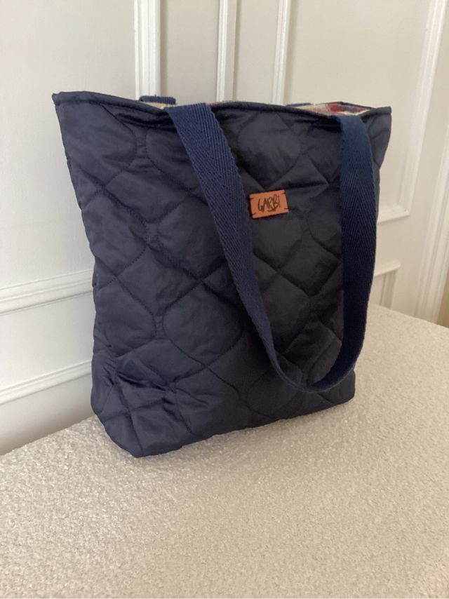 Bolso de tela acolchado reversible