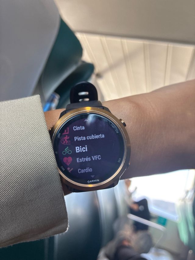 Reloj Garmin Forerunner 645 Dorado