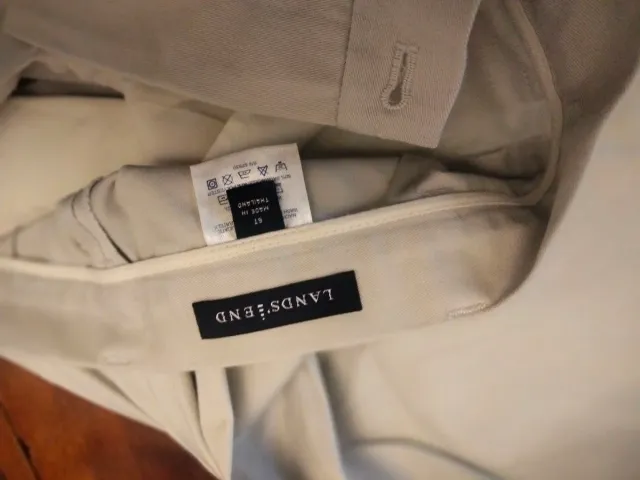 Pantalón de pinzas de señora beige