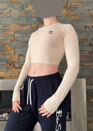 Adidas Crop top manga larga