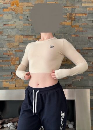 Adidas Crop top manga larga