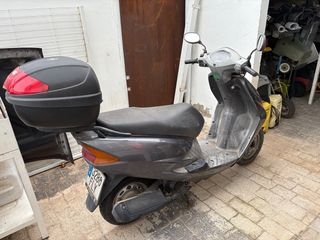 Honda Lead 100 gris