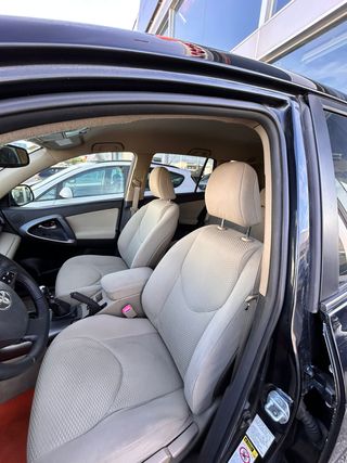 Toyota RAV4 2.2 ADV 4x2 CS