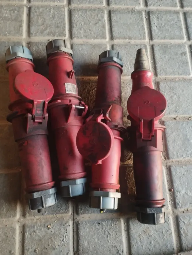 Petaca 4polos industrial 4 macho hembra 4 Machos