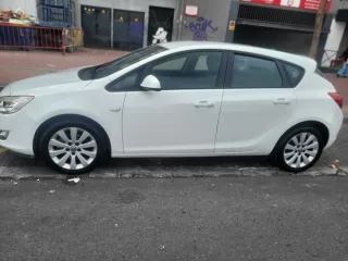 Opel Astra 2011