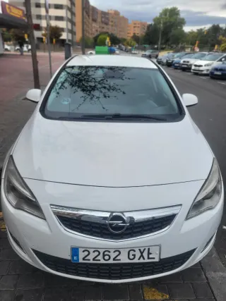 Opel Astra 2011