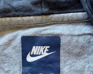 Chaqueta Nike Negra con Logo Verde