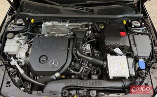 Mercedes-Benz  CLA 200