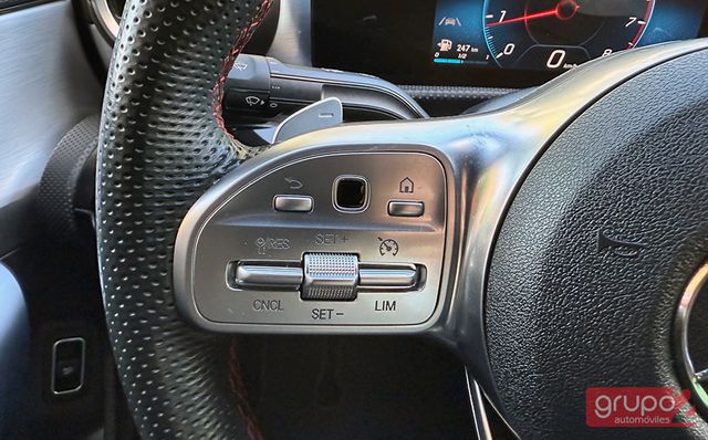 Mercedes-Benz  CLA 200