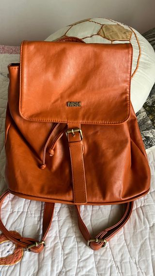 Mochila Misako Naranja Cuero Sintético