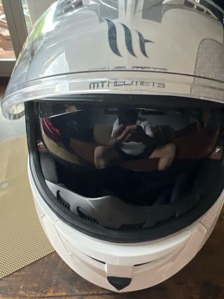 Casco MT Helmets Blanco y Gris