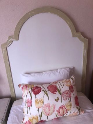 2 Camas 90cm Dormitorio y 2mesitas de nochevNochev