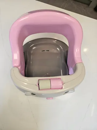Asiento de baño para bebé color rosa