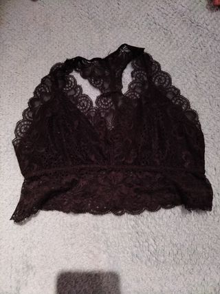 2 Tops de encaje Stradivarius