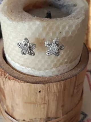 Pendientes oro y brillantes flor