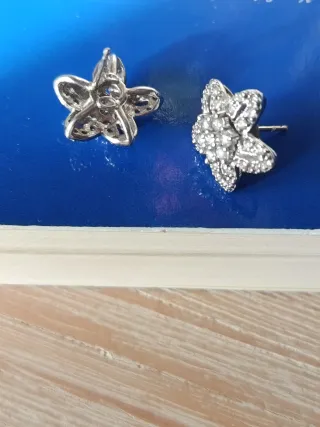 Pendientes oro y brillantes flor