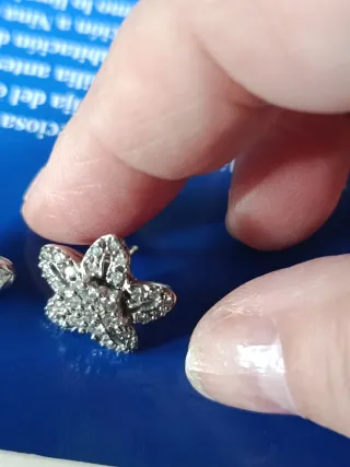 Pendientes oro y brillantes flor