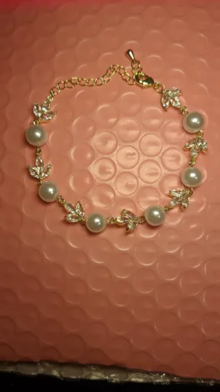 Pulsera Perlas y Cristales Dorada