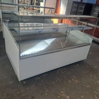 Vitrina expositora refrigerada a medida