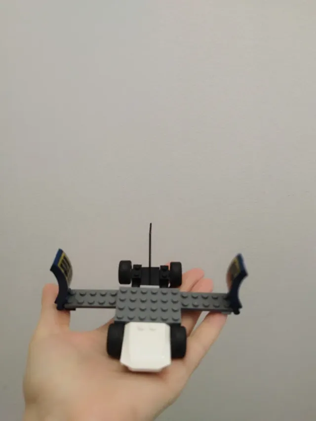 Lego avión con ruedas