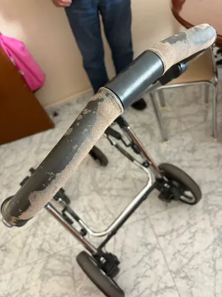 Carrito de bebé color beige