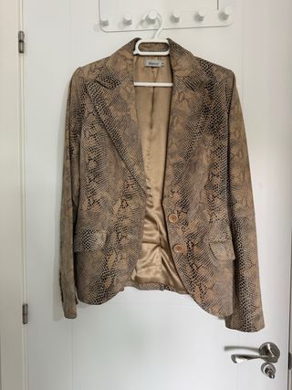 Blazer efecto piel serpiente talla S
