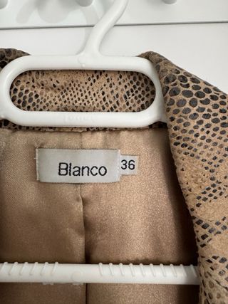 Blazer efecto piel serpiente talla S