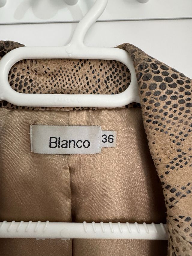 Blazer efecto piel serpiente talla S
