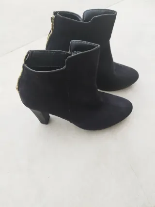 Botines negros tacón