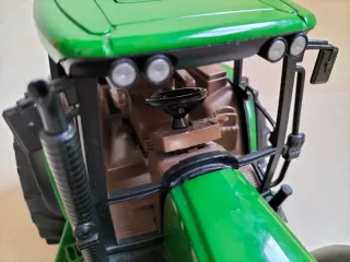 TRACTOR John Deere (Réplica).