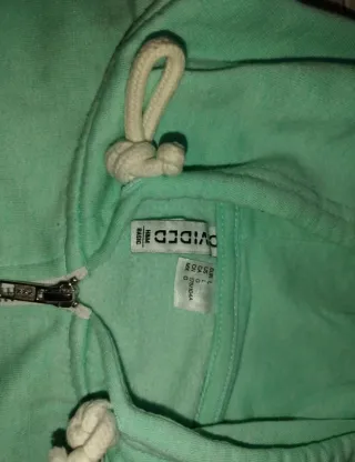 Sudadera con capucha y cremallera