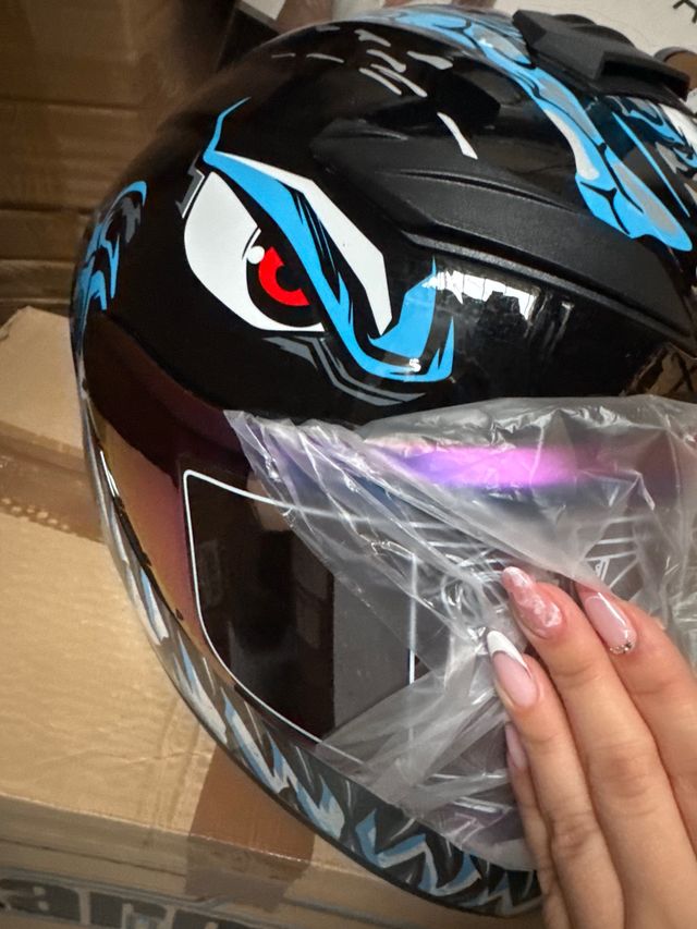 Casco de moto integral diseño dragón