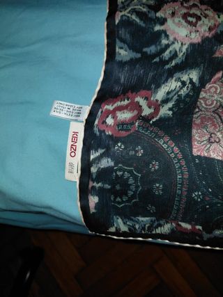 Foulard Kenzo defilè nero e viola