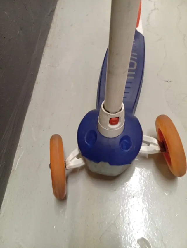 Patinete 3 ruedas B100 (2-5 años)