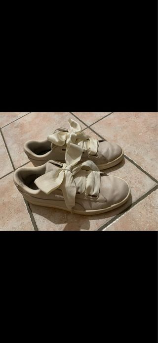 Puma Basket Heart Patent Iridescent panna.