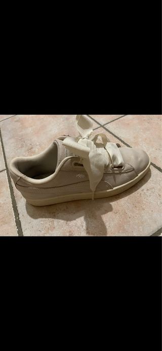 Puma Basket Heart Patent Iridescent panna.