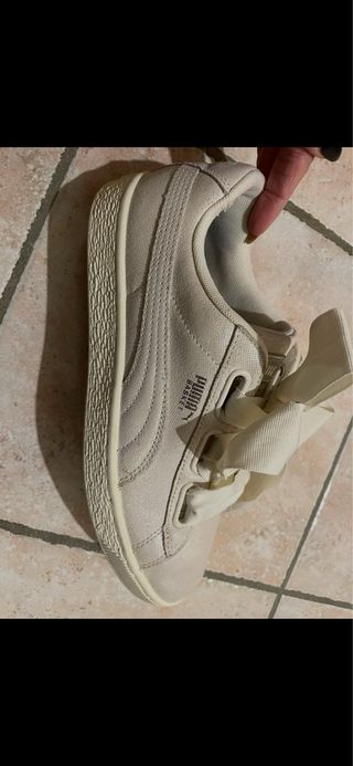 Puma Basket Heart Patent Iridescent panna.