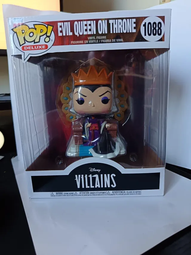 Funko Pop Deluxe Evil Queen 1088
