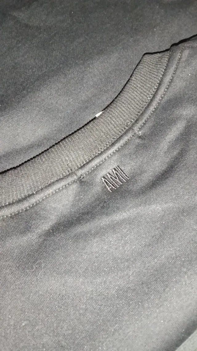 Sudadera Ami Paris Negra con Corazón Rojo