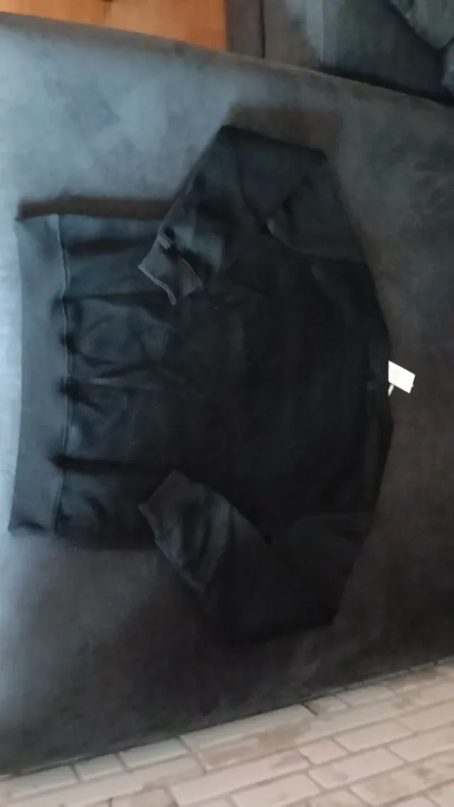 Sudadera Ami Paris Negra con Corazón Rojo