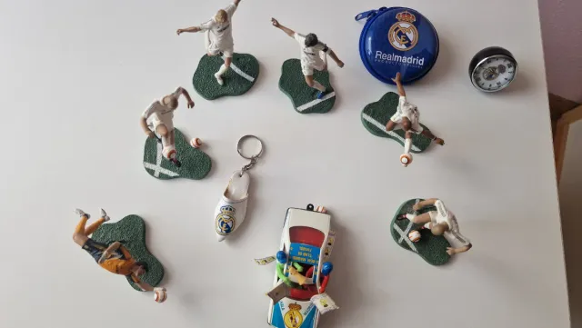 Figuras fútbol Real Madrid y coche