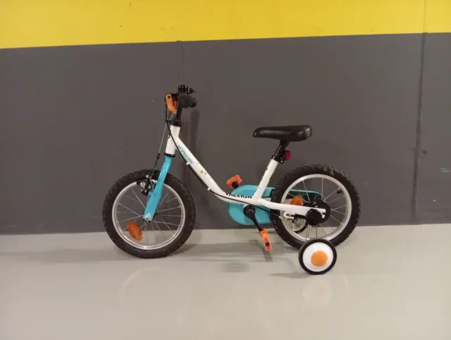 Bicicleta Btwin 14 con ruedines + sillín pirata