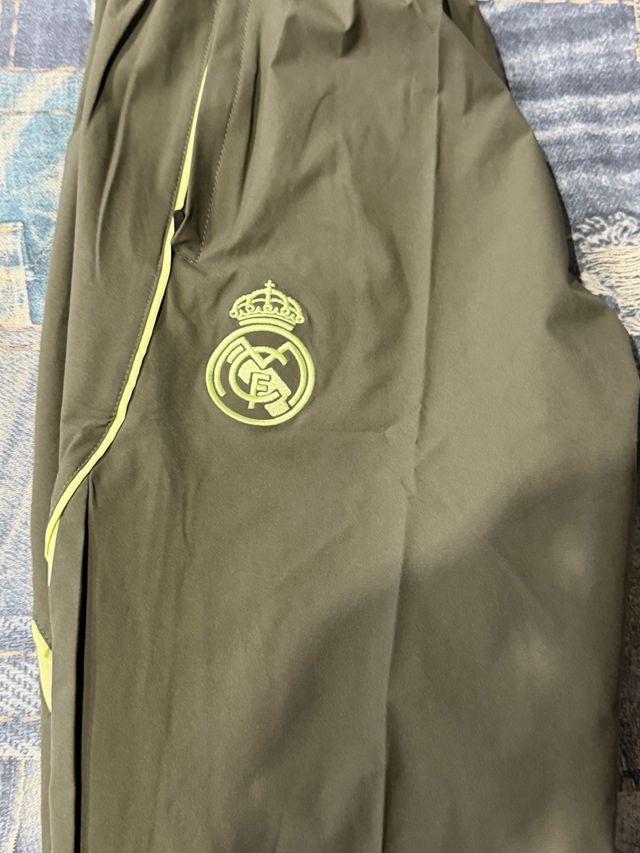 Chandal Chubasquero Real Madrid Adidas Talla M