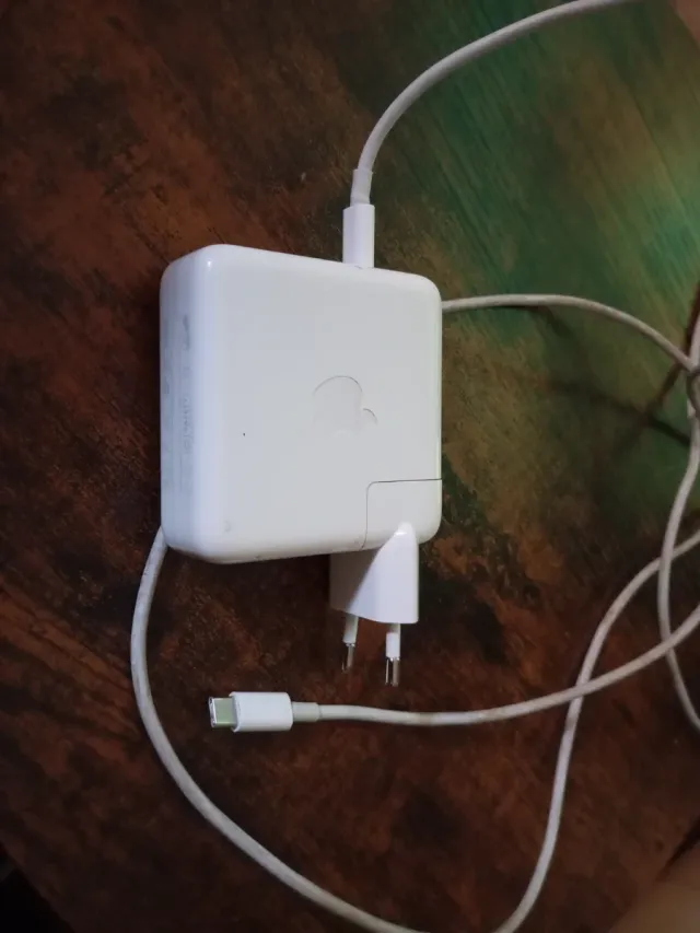Adaptador de corriente USB-C 61W Apple