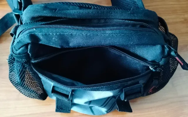 Riñonera Neak Peak Negra y Gris