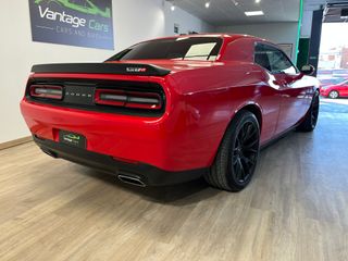 DODGE CHALLENGER SRT8