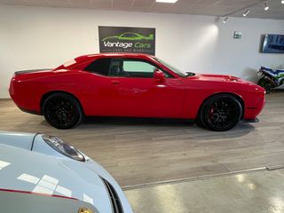 DODGE CHALLENGER SRT8